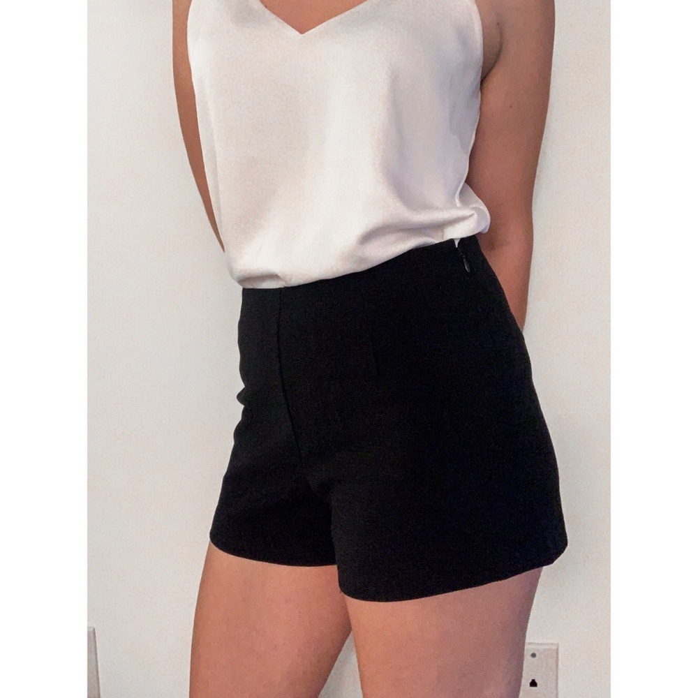 Kendall & Kylie shorts in black